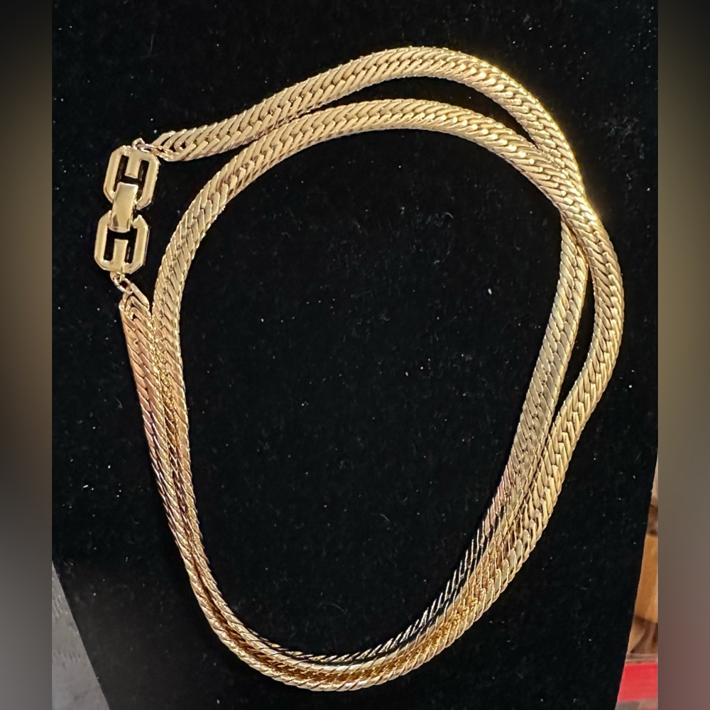 Vintage Givenchy 30” Gold Herringbone Chain Necklace‎